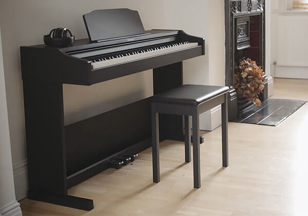 پیانو رولند مدل RP102