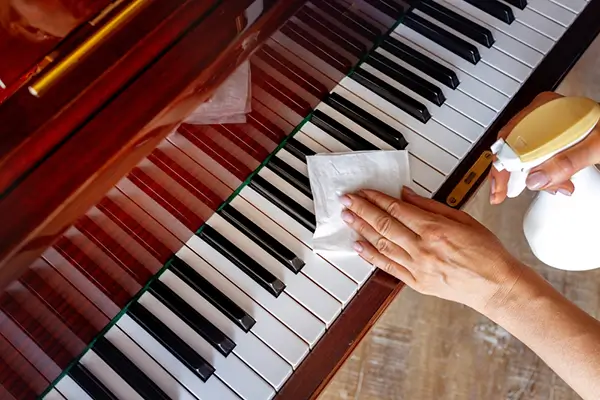 نحوه تمیز کردن پیانو آکوستیک